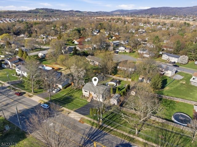 403 Red School Ln, Lopatcong Twp., NJ 08865