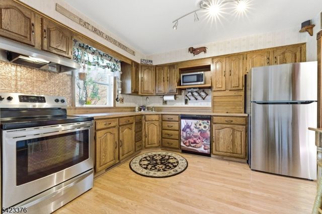 403 Red School Ln, Lopatcong Twp., NJ 08865