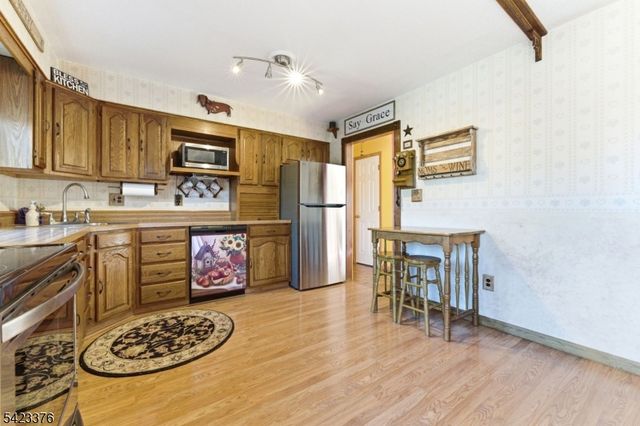 403 Red School Ln, Lopatcong Twp., NJ 08865