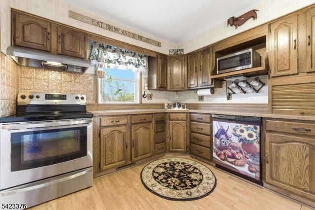 403 Red School Ln, Lopatcong Twp., NJ 08865