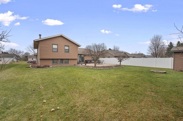 2107 Meadowlark Drive, Janesville, WI 53546