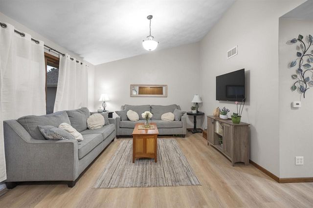 2107 Meadowlark Drive, Janesville, WI 53546