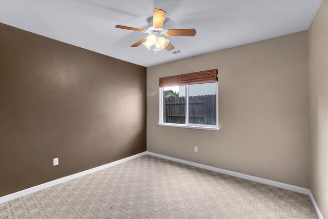 88 Westbrook Dr, Lodi, CA 95242