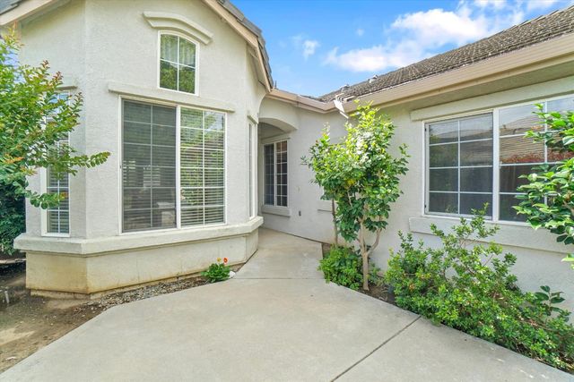 88 Westbrook Dr, Lodi, CA 95242
