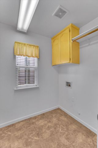 88 Westbrook Dr, Lodi, CA 95242