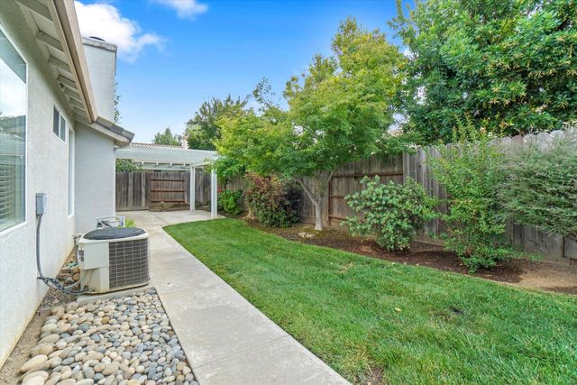 88 Westbrook Dr, Lodi, CA 95242