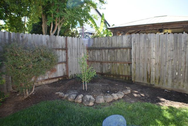 88 Westbrook Dr, Lodi, CA 95242