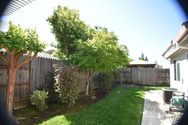 88 Westbrook Dr, Lodi, CA 95242