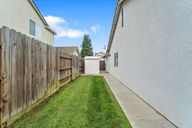 88 Westbrook Dr, Lodi, CA 95242