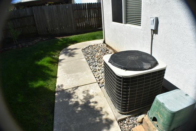 88 Westbrook Dr, Lodi, CA 95242