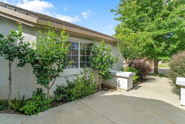88 Westbrook Dr, Lodi, CA 95242