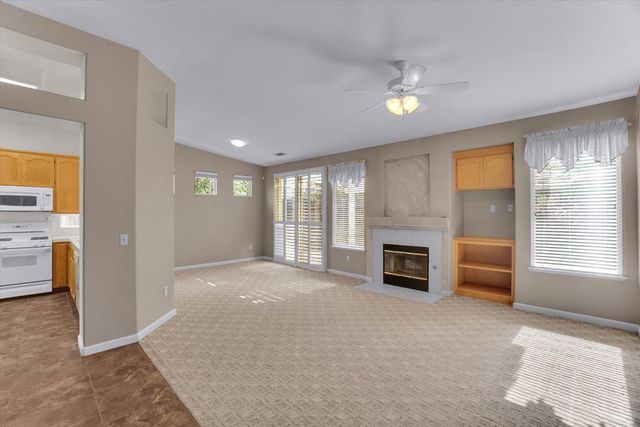88 Westbrook Dr, Lodi, CA 95242