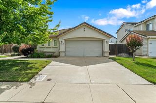 88 Westbrook Dr, Lodi, CA 95242