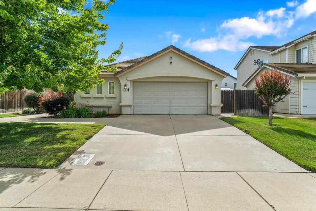 88 Westbrook Dr, Lodi, CA 95242