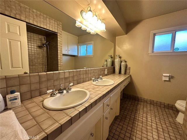 3623 Redlands, Bakersfield, CA 93306