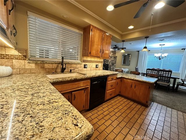 3623 Redlands, Bakersfield, CA 93306