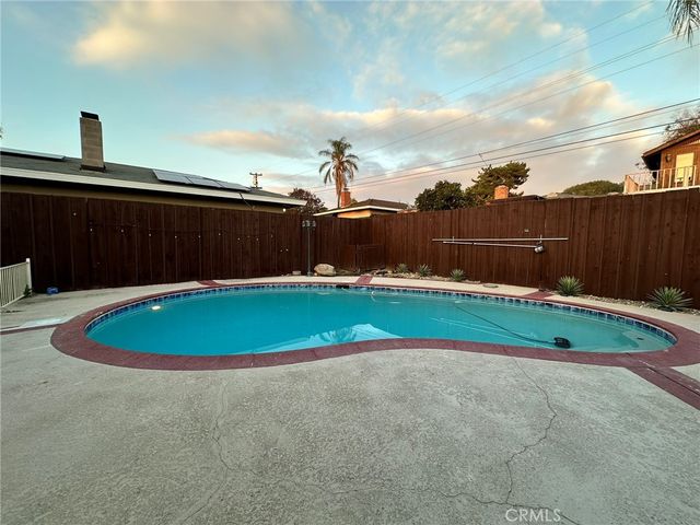 3623 Redlands, Bakersfield, CA 93306