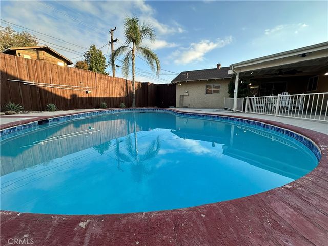 3623 Redlands, Bakersfield, CA 93306