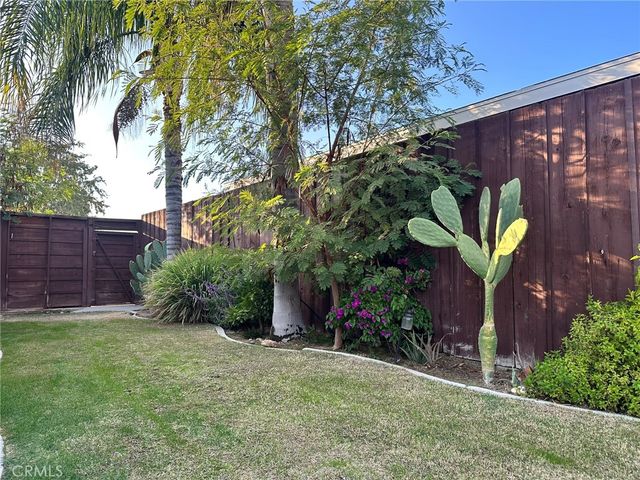 3623 Redlands, Bakersfield, CA 93306