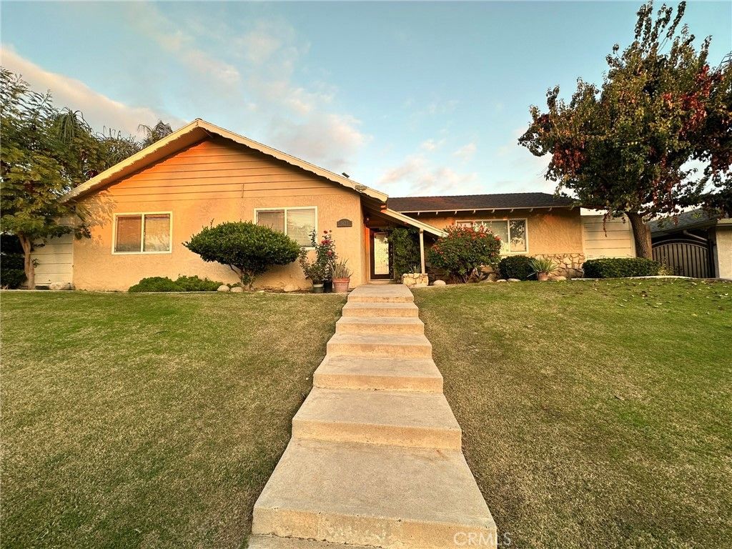 3623 Redlands, Bakersfield, CA 93306