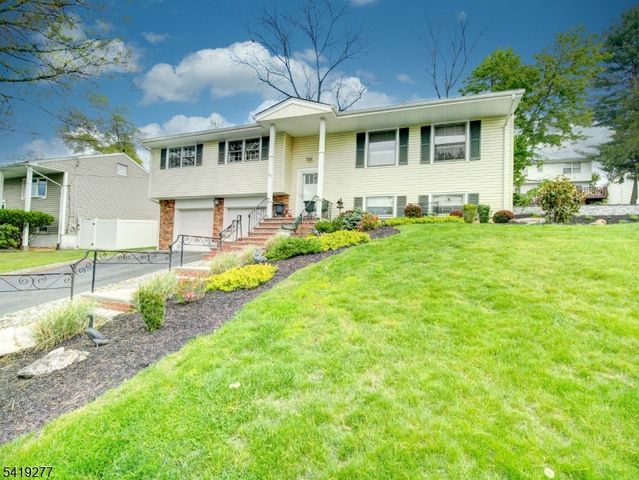 22 Cheshire Ter, West Orange Twp., NJ 07052