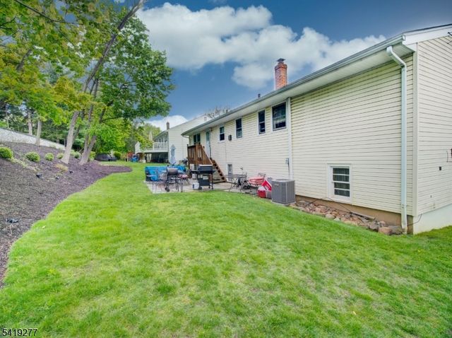 22 Cheshire Ter, West Orange Twp., NJ 07052