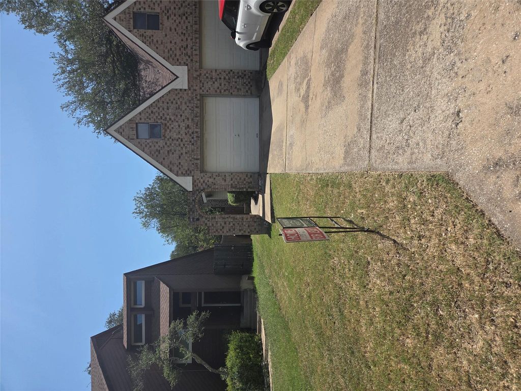 8111 Baywood DR A, Austin, TX 78759