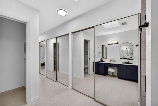 101 Half Moon Circle C, Jupiter, FL 33458