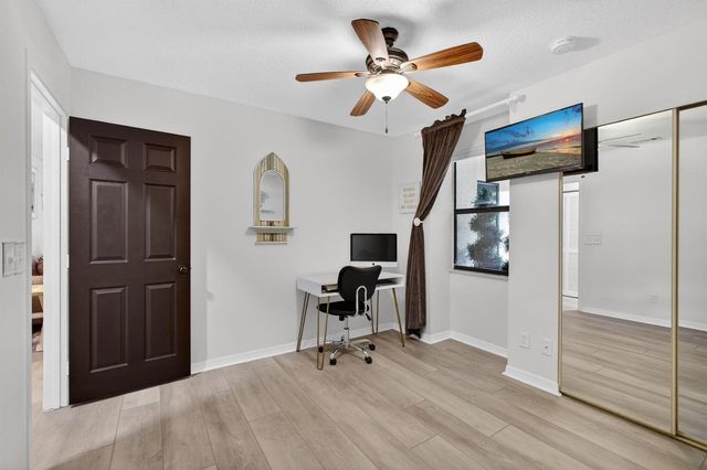 101 Half Moon Circle C, Jupiter, FL 33458