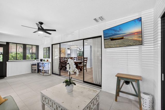 101 Half Moon Circle C, Jupiter, FL 33458