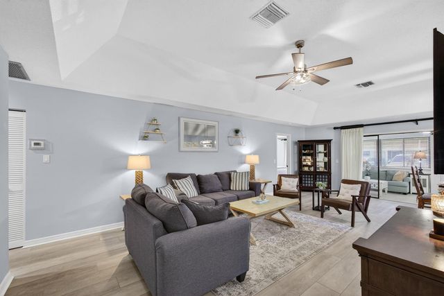 101 Half Moon Circle C, Jupiter, FL 33458