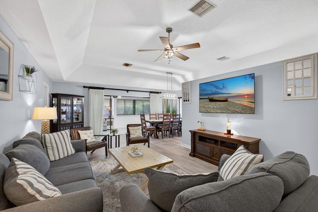 101 Half Moon Circle C, Jupiter, FL 33458
