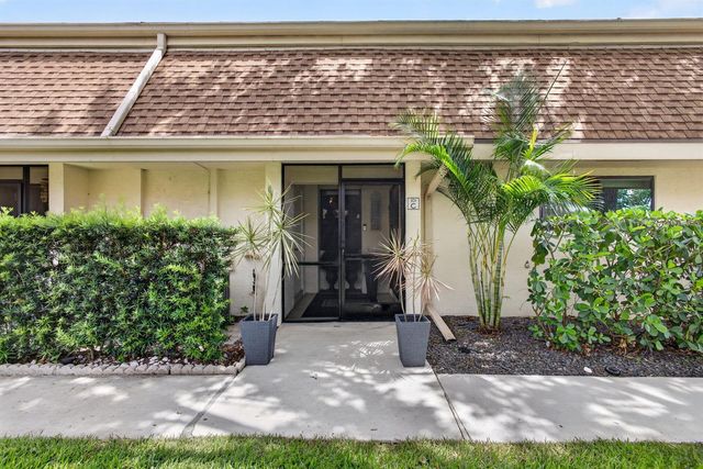 101 Half Moon Circle C, Jupiter, FL 33458
