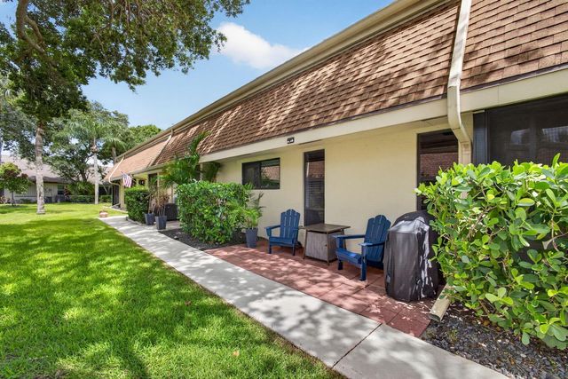 101 Half Moon Circle C, Jupiter, FL 33458