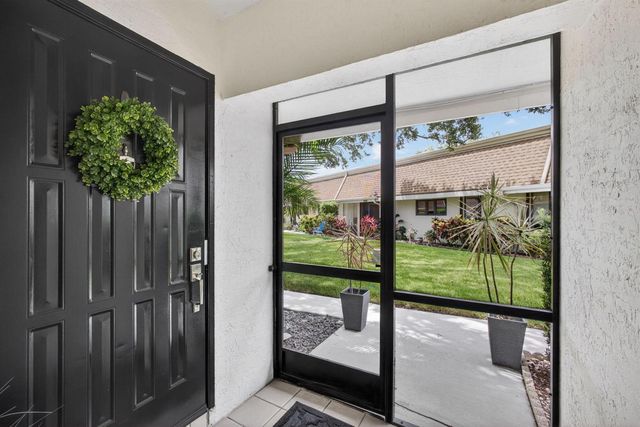 101 Half Moon Circle C, Jupiter, FL 33458
