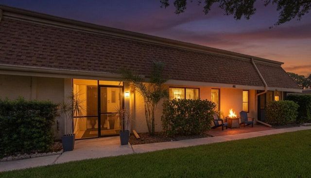 101 Half Moon Circle C, Jupiter, FL 33458
