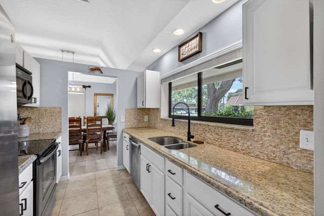 101 Half Moon Circle C, Jupiter, FL 33458