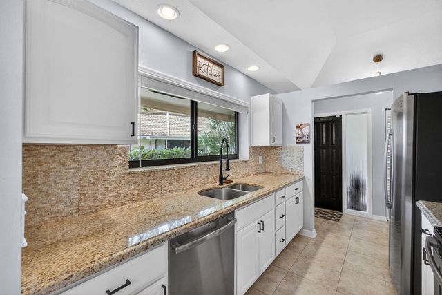 101 Half Moon Circle C, Jupiter, FL 33458