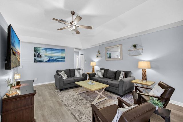 101 Half Moon Circle C, Jupiter, FL 33458