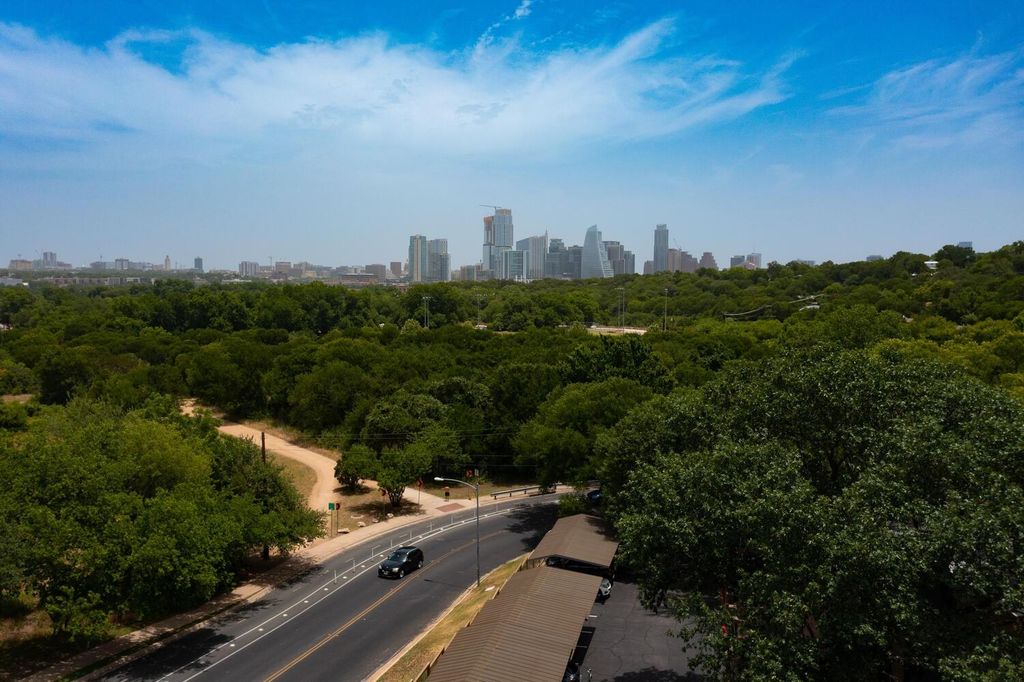 1208 Hollow Creek DR 105, Austin, TX 78704