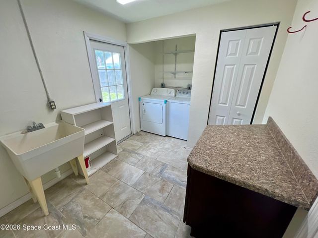 15 Vida Way, Melbourne, FL 32901