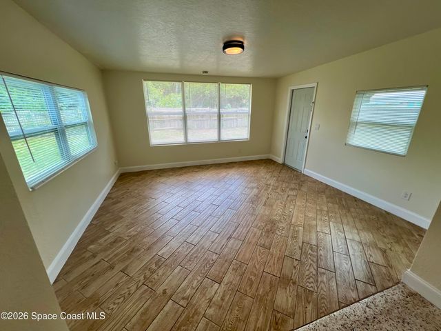 15 Vida Way, Melbourne, FL 32901