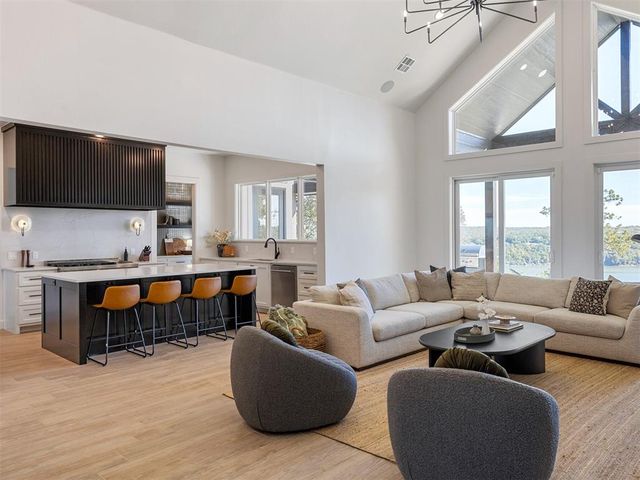 31 Patriot Pointe Loop, Eufaula, OK 74432