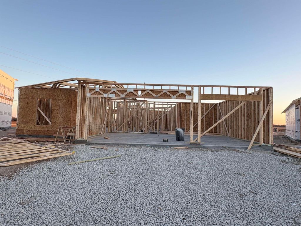 9519 E Hurst St, Wichita, KS 67210