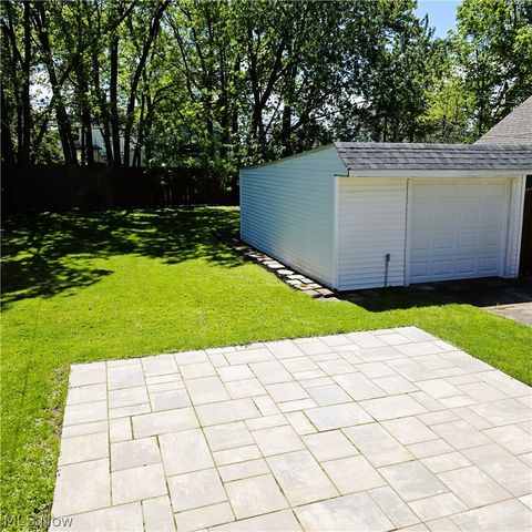 7515 Ridgefield Avenue, Parma, OH 44129