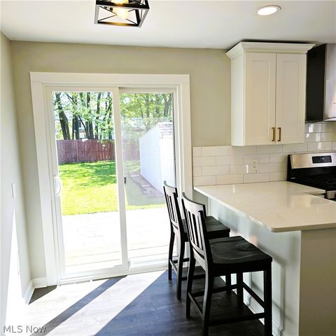 7515 Ridgefield Avenue, Parma, OH 44129