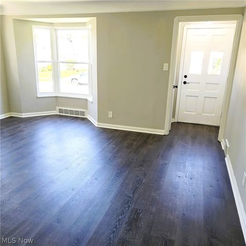7515 Ridgefield Avenue, Parma, OH 44129