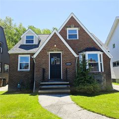 7515 Ridgefield Avenue, Parma, OH 44129