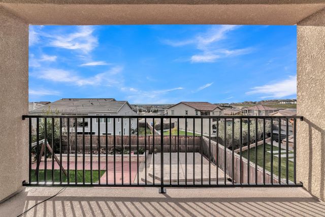 4981 Gold Rush Dr, Folsom, CA 95630