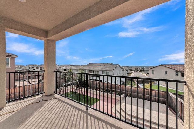 4981 Gold Rush Dr, Folsom, CA 95630